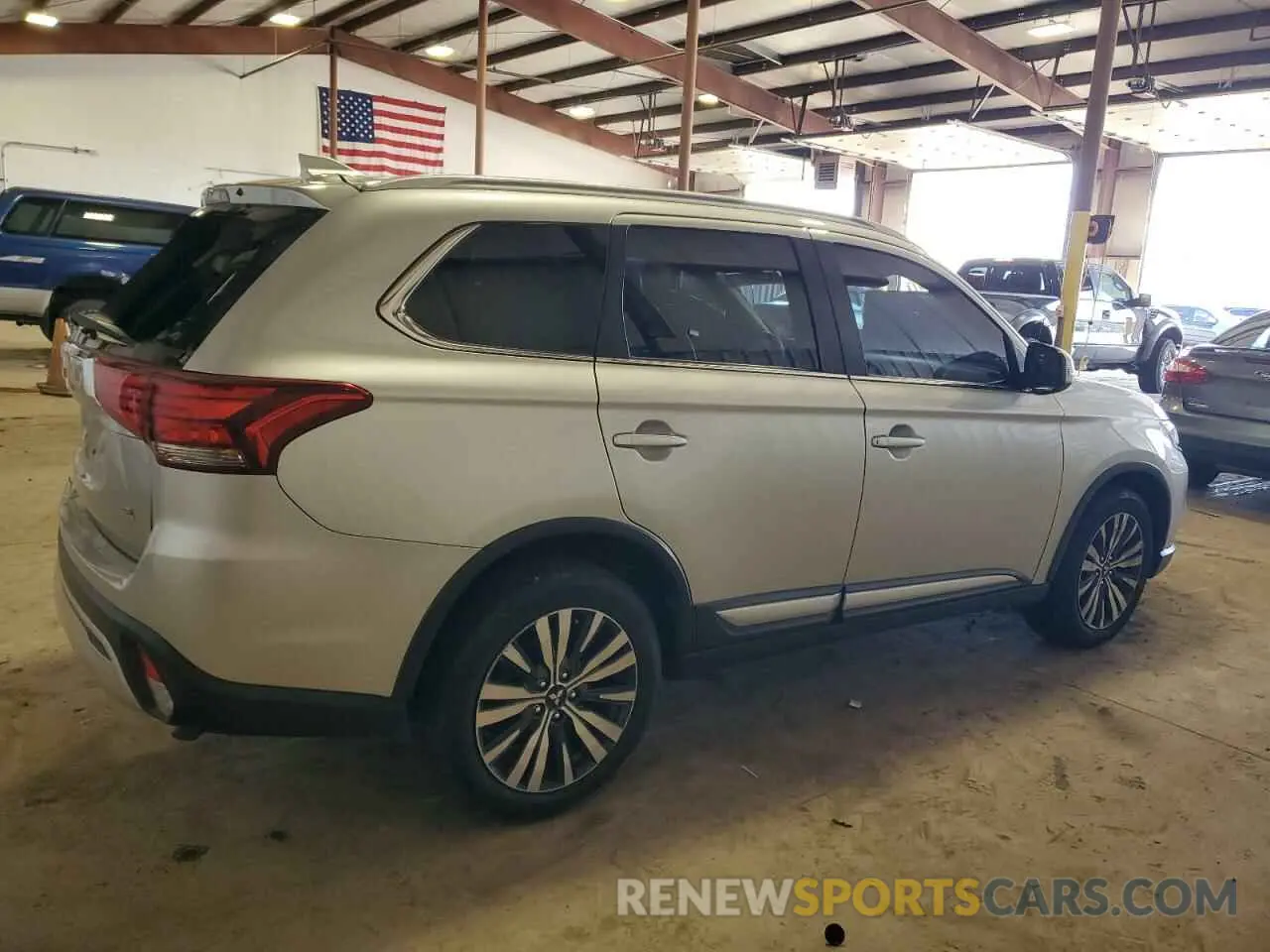 3 fotografías del automóvil dañado JA4AZ3A36LZ030649 MITSUBISHI OUTLANDER 2020