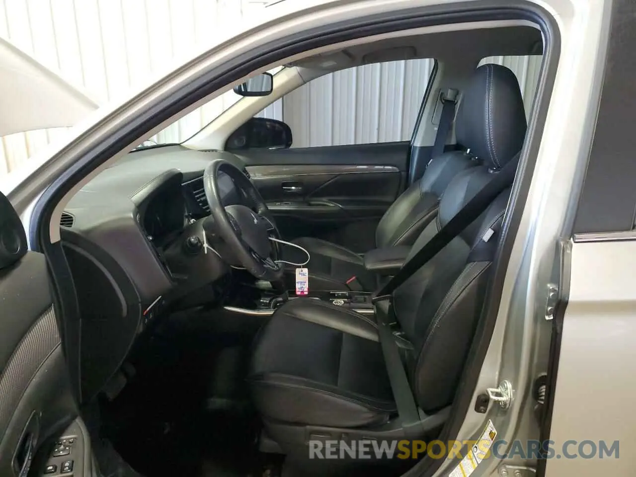 7 fotografías del automóvil dañado JA4AZ3A36LZ030649 MITSUBISHI OUTLANDER 2020