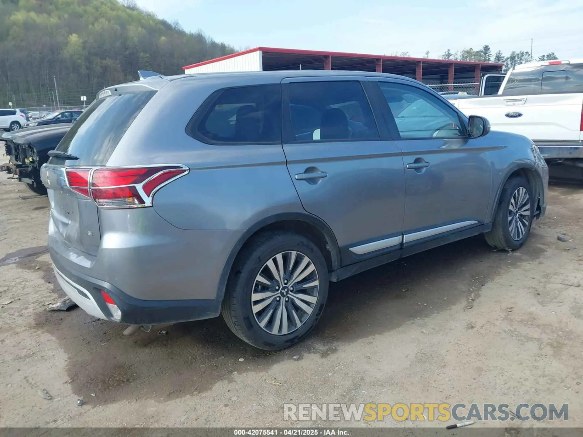 4 fotografías del automóvil dañado JA4AZ3A36LZ043837 MITSUBISHI OUTLANDER 2020