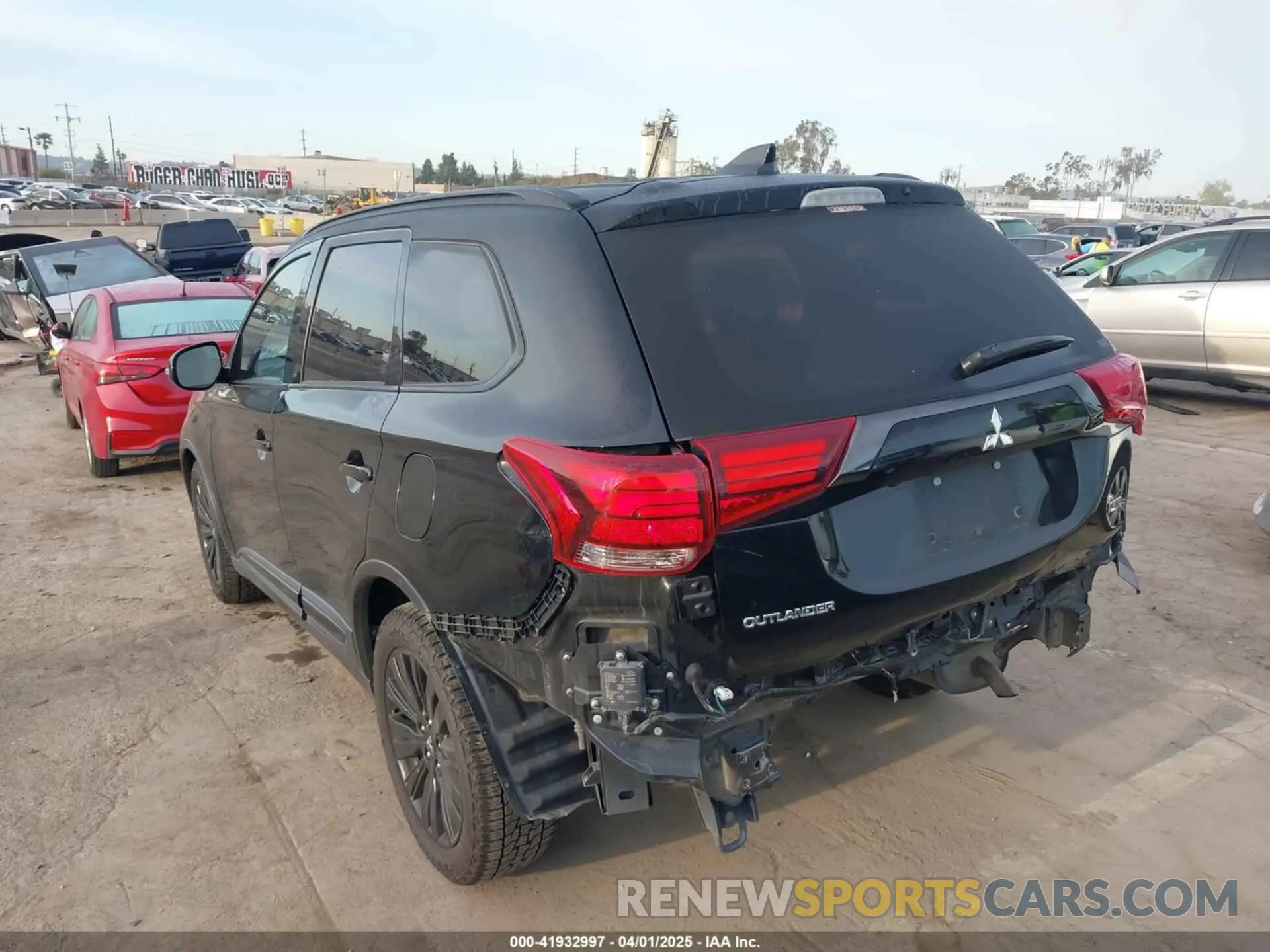 3 fotografías del automóvil dañado JA4AZ3A37LZ043216 MITSUBISHI OUTLANDER 2020