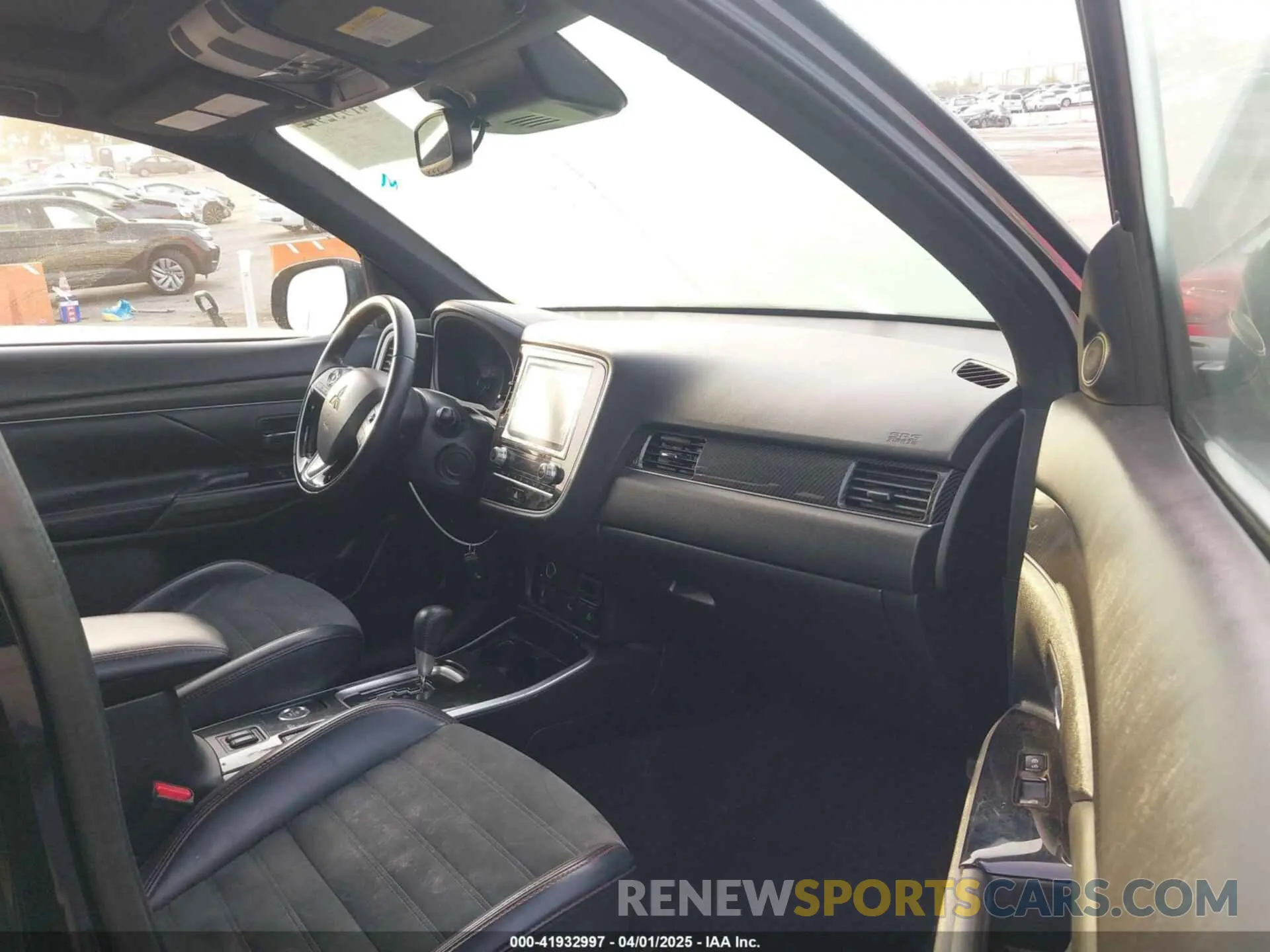 5 fotografías del automóvil dañado JA4AZ3A37LZ043216 MITSUBISHI OUTLANDER 2020
