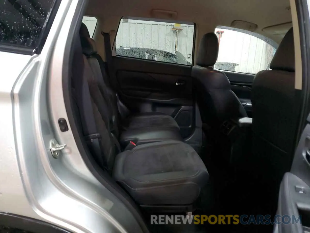 10 fotografías del automóvil dañado JA4AZ3A37LZ045161 MITSUBISHI OUTLANDER 2020