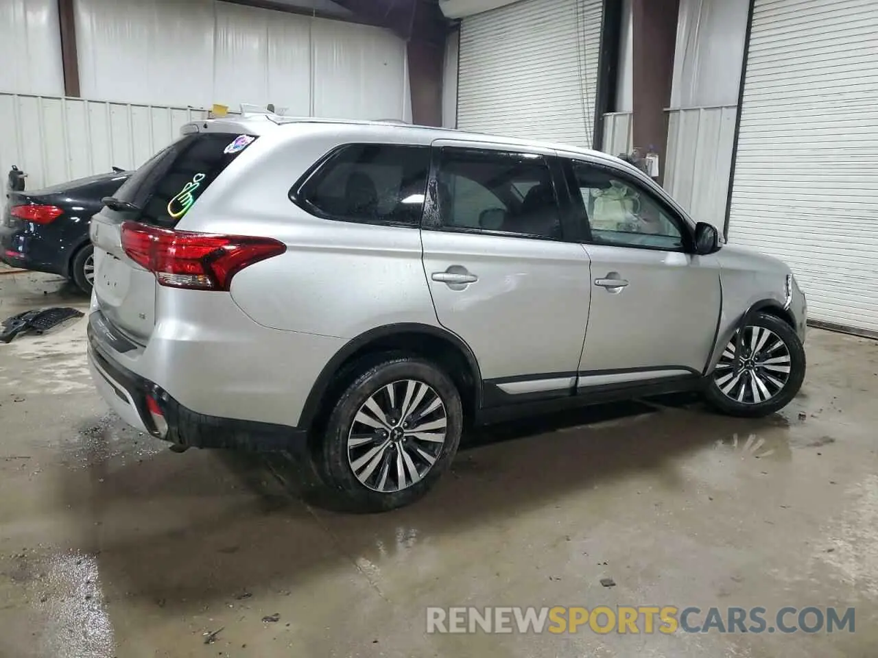 3 fotografías del automóvil dañado JA4AZ3A37LZ045161 MITSUBISHI OUTLANDER 2020