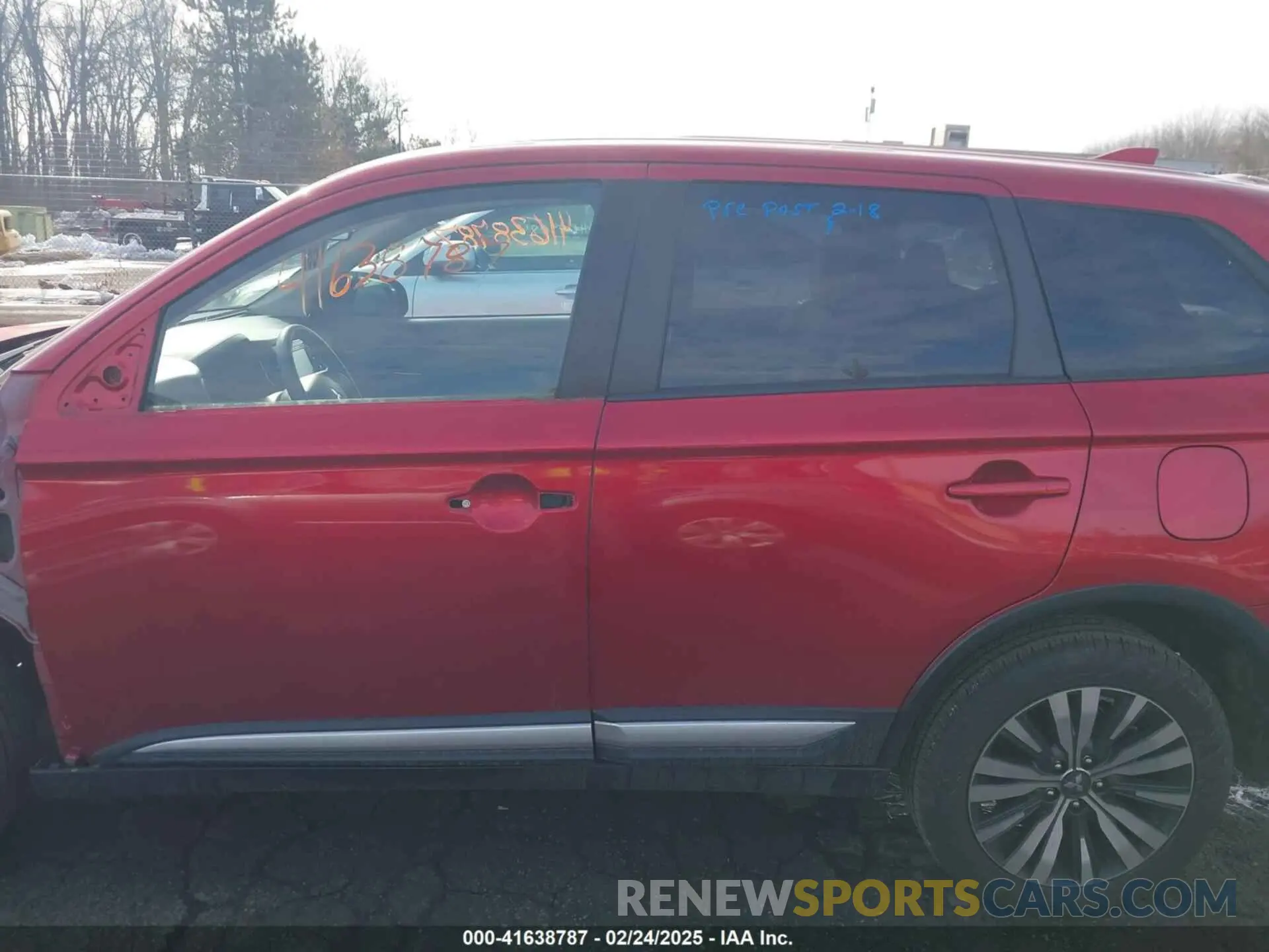 15 fotografías del automóvil dañado JA4AZ3A38LZ017160 MITSUBISHI OUTLANDER 2020