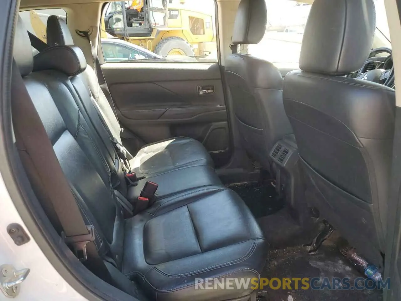 11 fotografías del automóvil dañado JA4AZ3A38LZ024870 MITSUBISHI OUTLANDER 2020