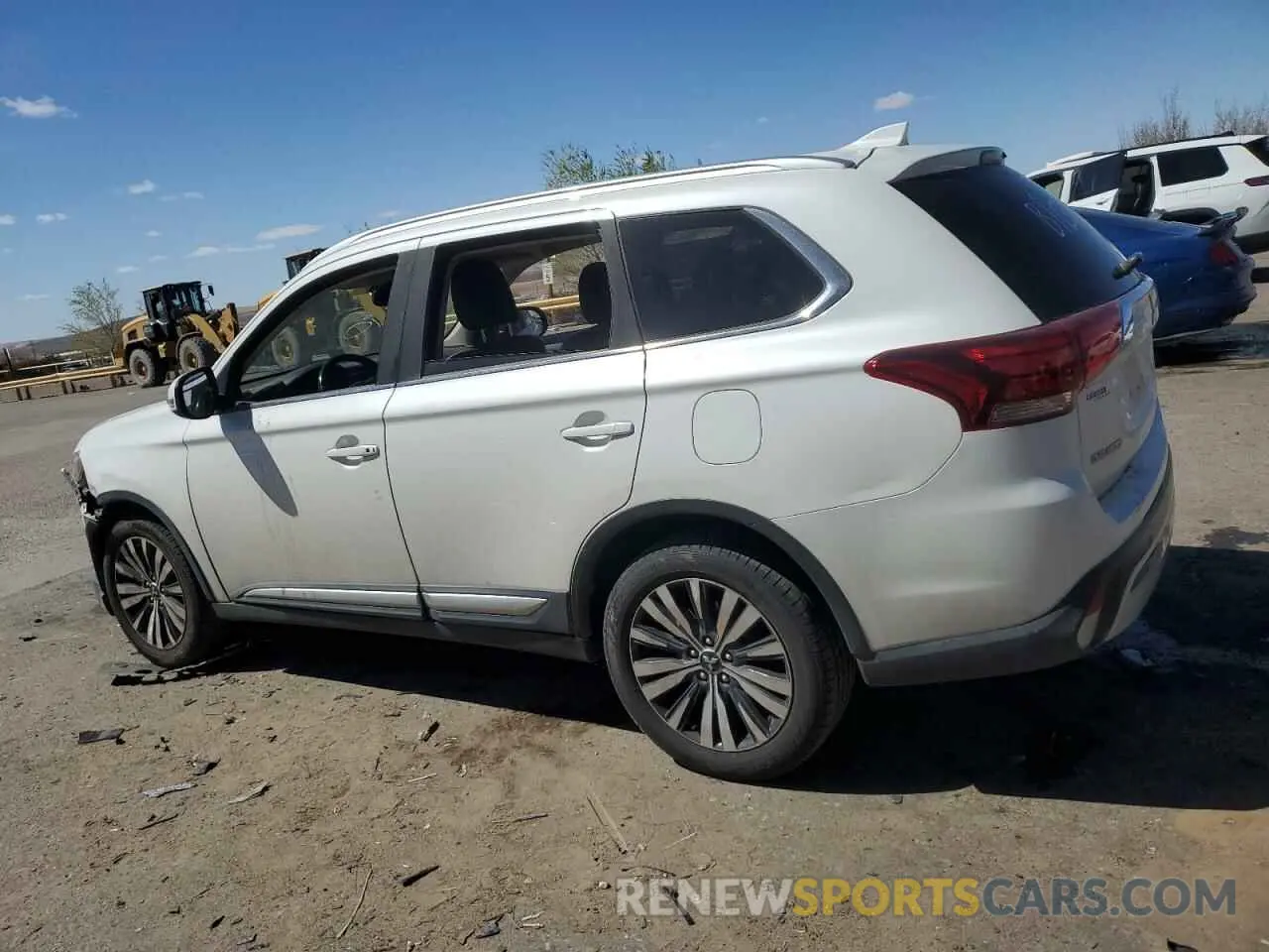 2 fotografías del automóvil dañado JA4AZ3A38LZ024870 MITSUBISHI OUTLANDER 2020