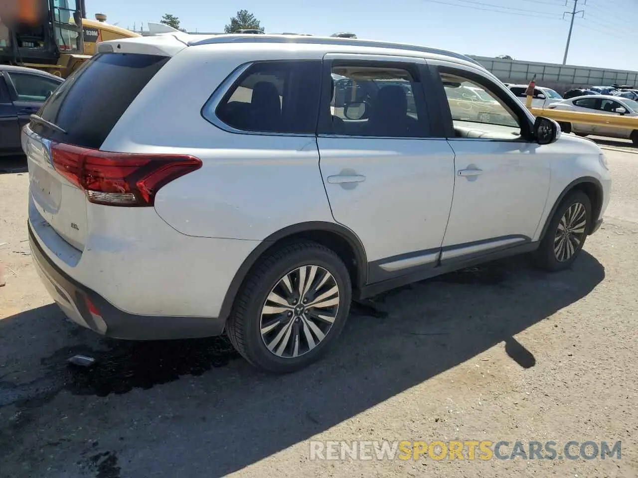 3 fotografías del automóvil dañado JA4AZ3A38LZ024870 MITSUBISHI OUTLANDER 2020