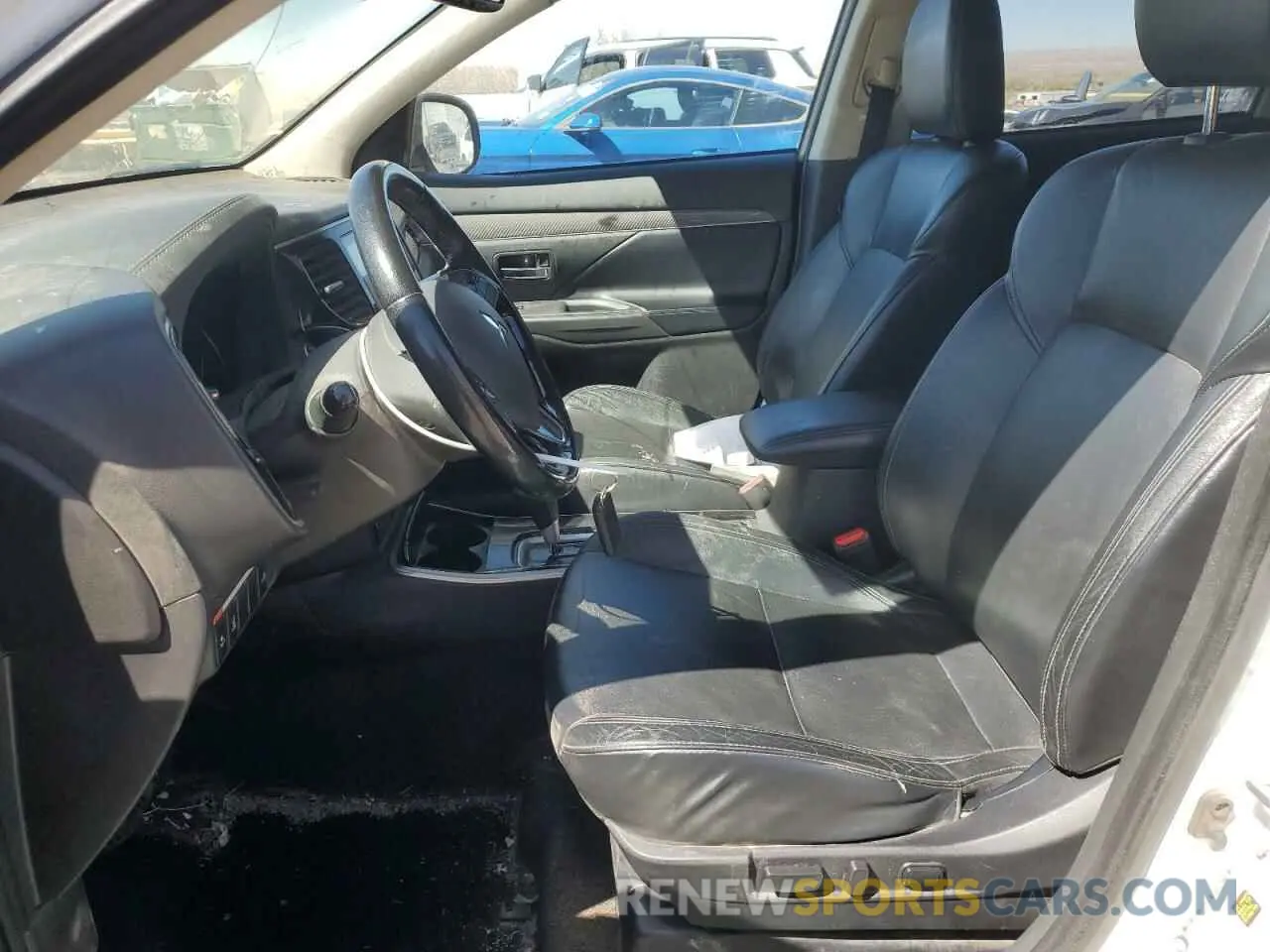 7 fotografías del automóvil dañado JA4AZ3A38LZ024870 MITSUBISHI OUTLANDER 2020
