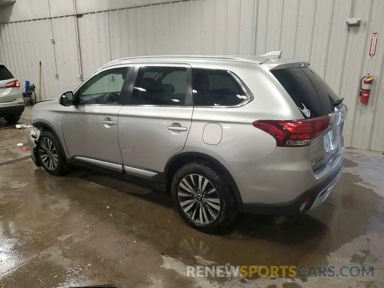 2 fotografías del automóvil dañado JA4AZ3A39LZ038406 MITSUBISHI OUTLANDER 2020