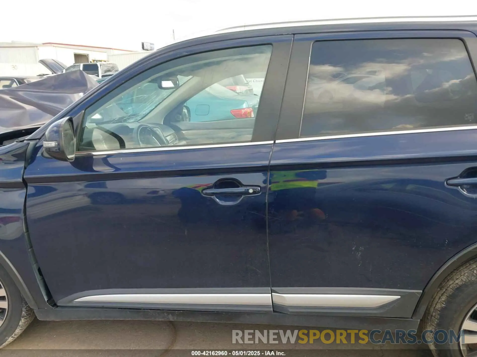 15 fotografías del automóvil dañado JA4AZ3A39LZ042844 MITSUBISHI OUTLANDER 2020