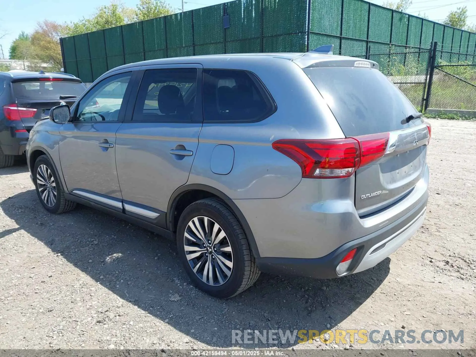 3 fotografías del automóvil dañado JA4AZ3A39LZ048854 MITSUBISHI OUTLANDER 2020