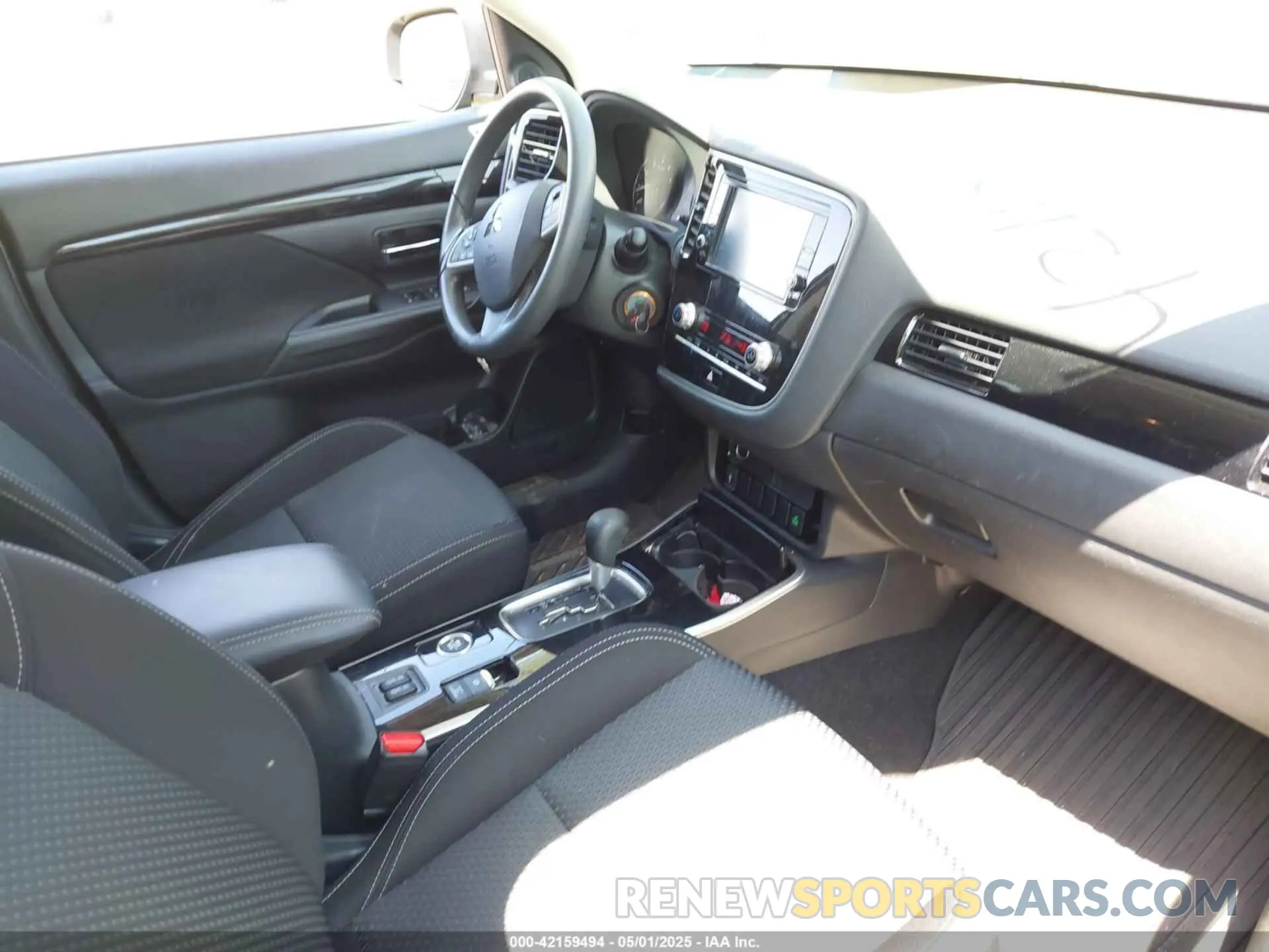 5 fotografías del automóvil dañado JA4AZ3A39LZ048854 MITSUBISHI OUTLANDER 2020
