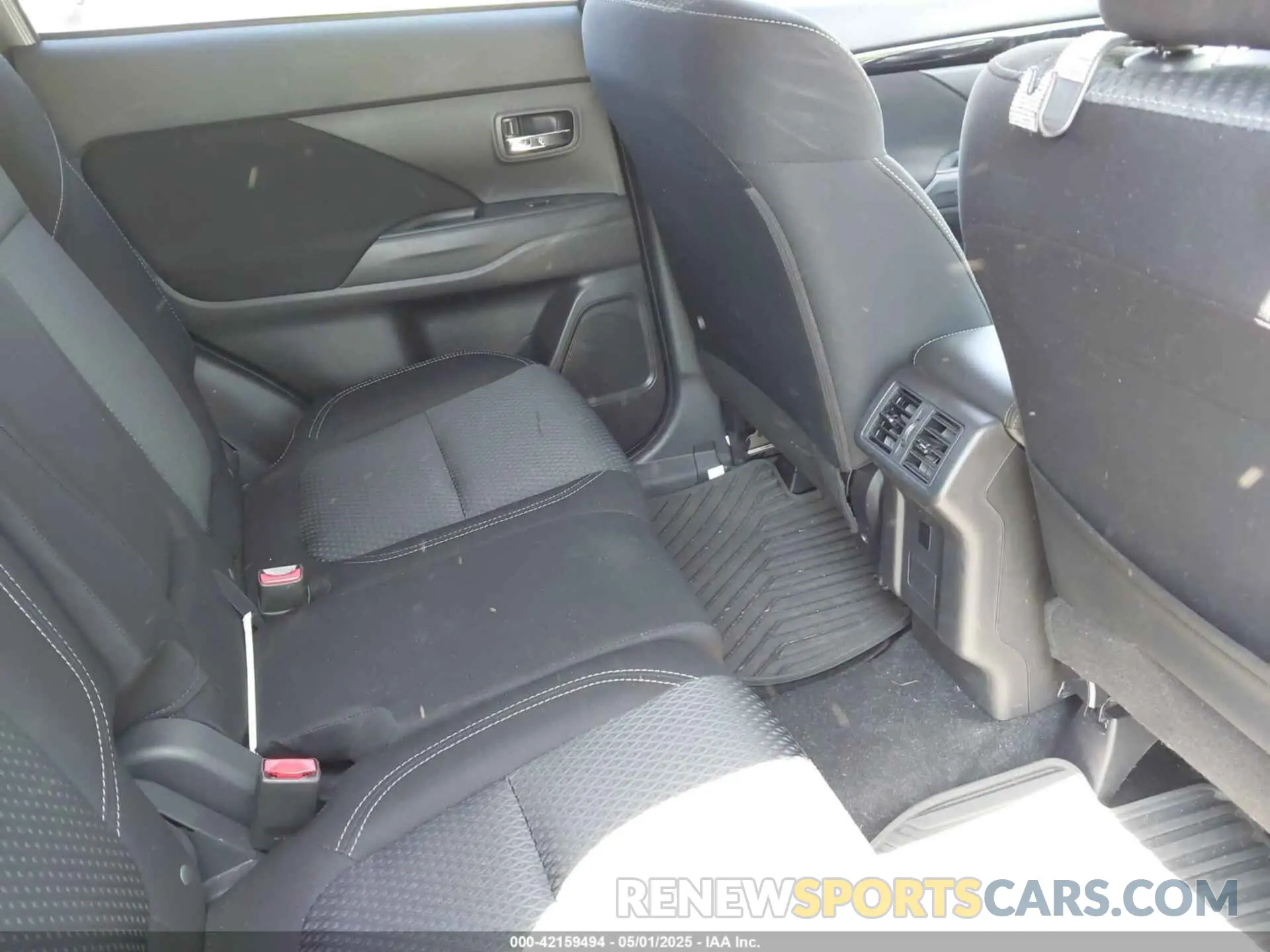 8 fotografías del automóvil dañado JA4AZ3A39LZ048854 MITSUBISHI OUTLANDER 2020