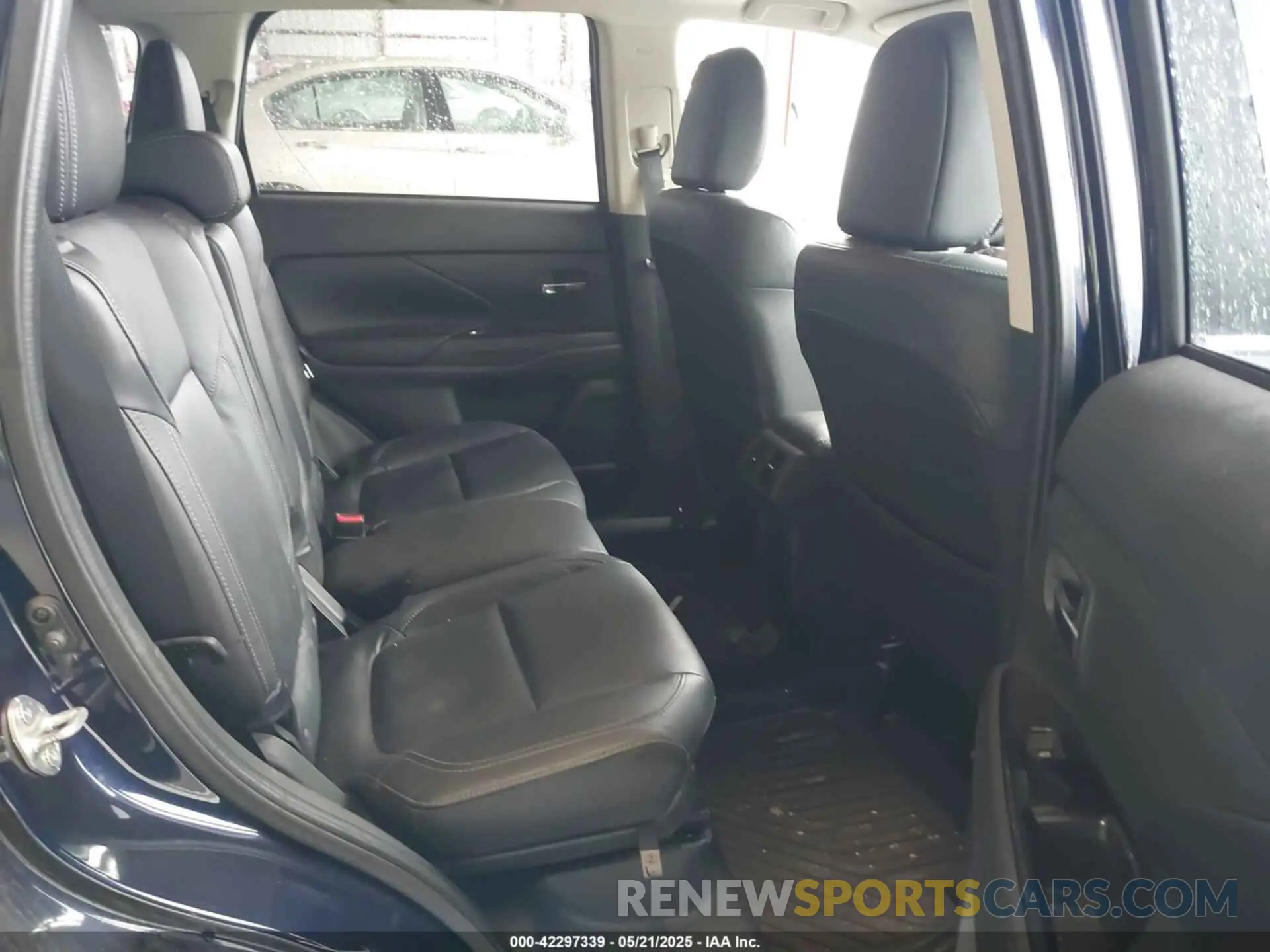 8 fotografías del automóvil dañado JA4AZ3A3XLZ004667 MITSUBISHI OUTLANDER 2020