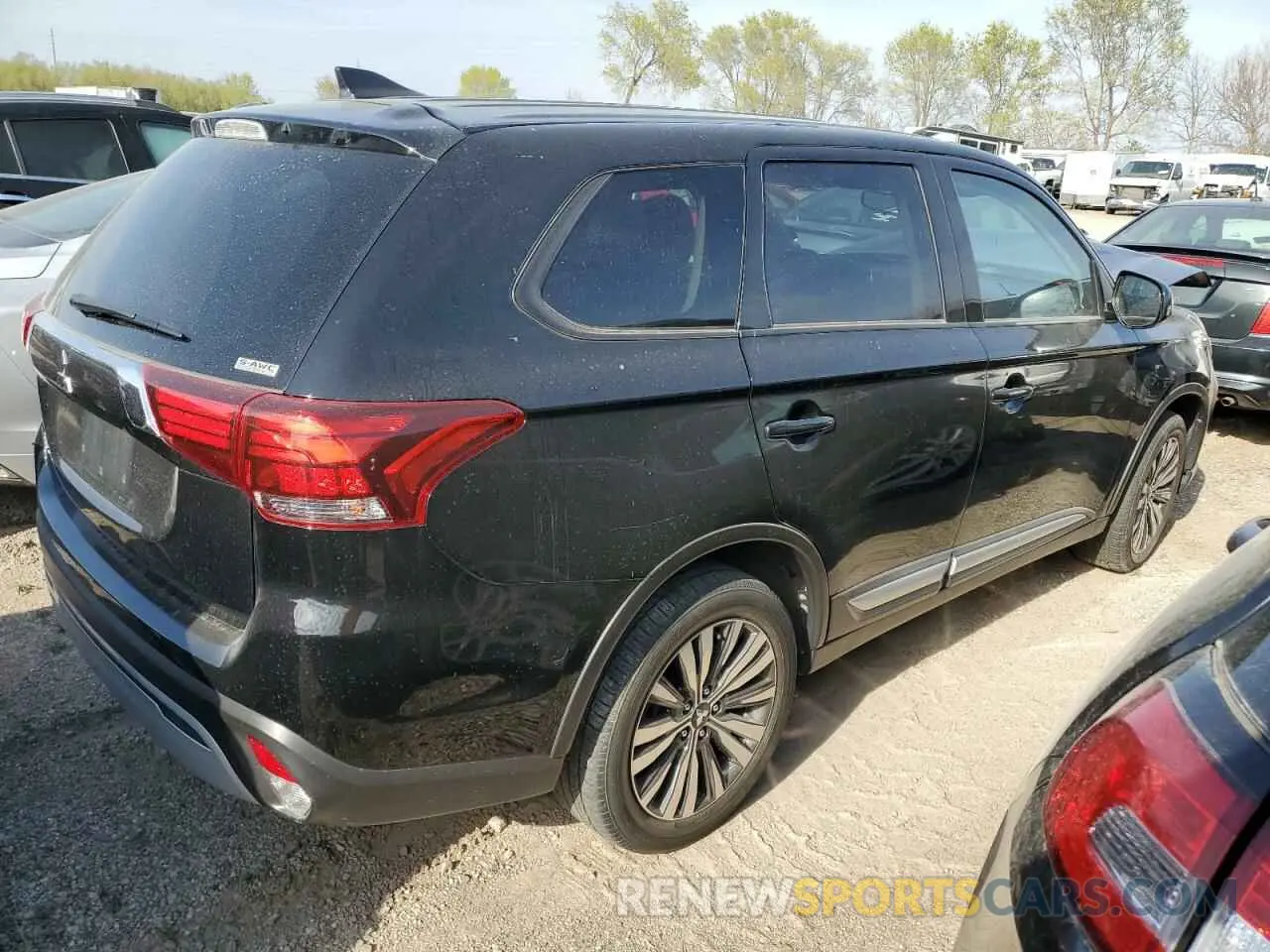 3 fotografías del automóvil dañado JA4AZ3A3XLZ046983 MITSUBISHI OUTLANDER 2020