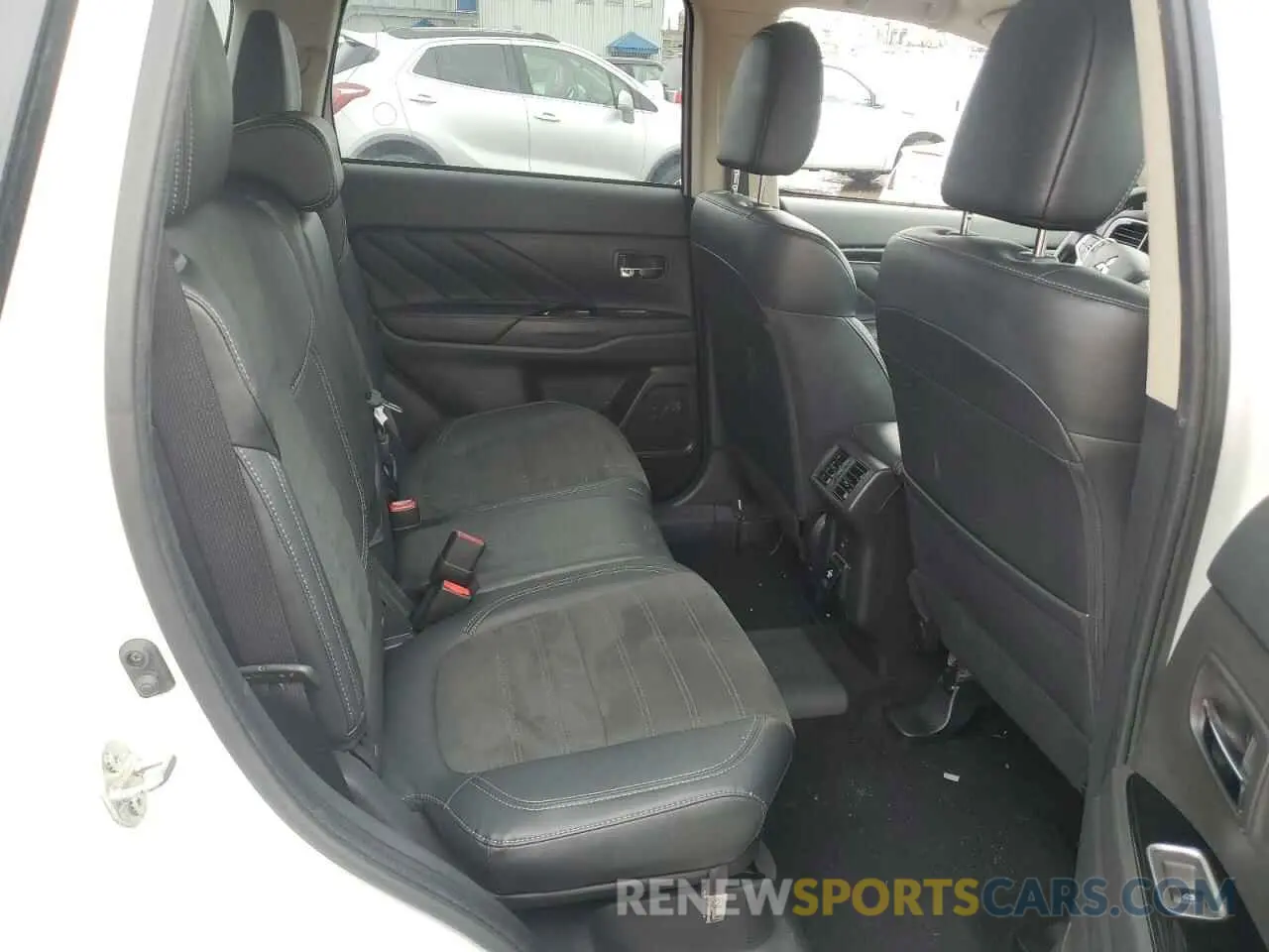10 fotografías del automóvil dañado JA4J24A5XLZ610093 MITSUBISHI OUTLANDER 2020