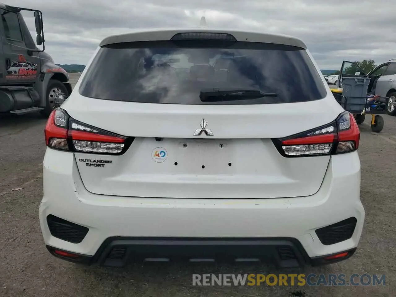 6 fotografías del automóvil dañado JA4APUAU3MU004223 MITSUBISHI OUTLANDER 2021