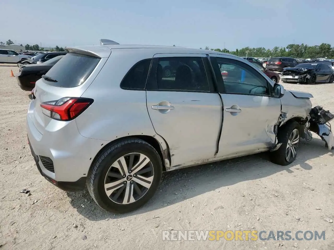 3 fotografías del automóvil dañado JA4APUAU3MU035262 MITSUBISHI OUTLANDER 2021