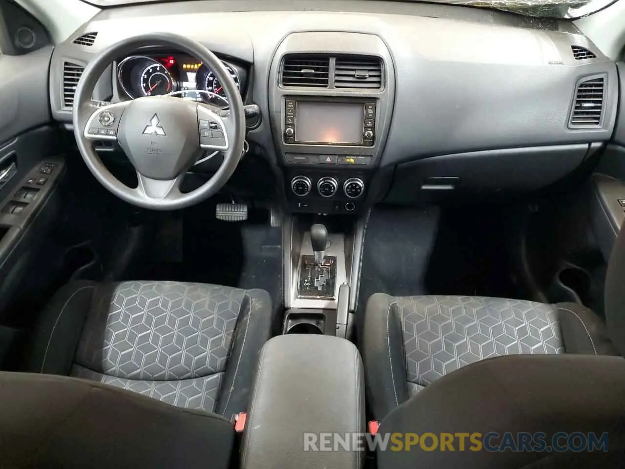8 fotografías del automóvil dañado JA4APUAU4MU020639 MITSUBISHI OUTLANDER 2021