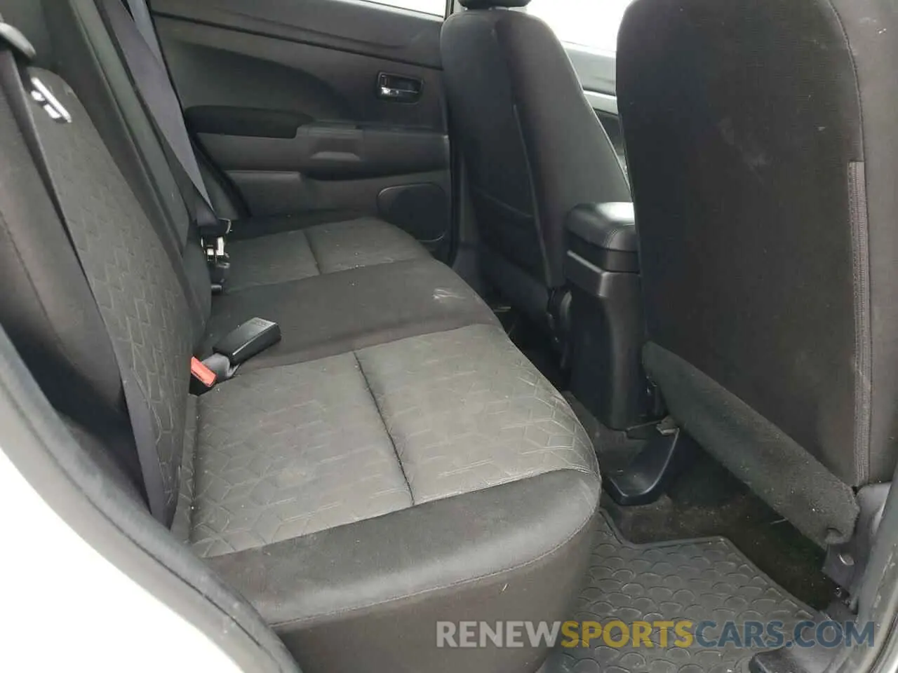 10 fotografías del automóvil dañado JA4APUAU5MU001596 MITSUBISHI OUTLANDER 2021