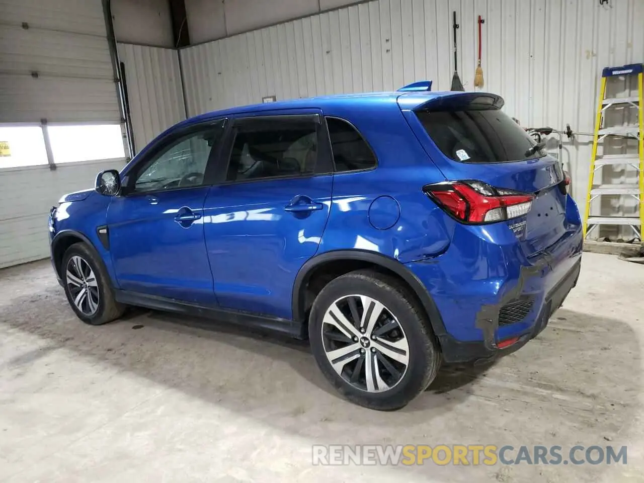 2 fotografías del automóvil dañado JA4APUAU5MU007902 MITSUBISHI OUTLANDER 2021