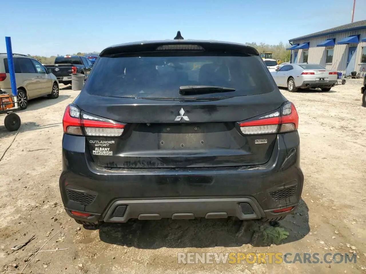 6 fotografías del automóvil dañado JA4APUAU6MU020822 MITSUBISHI OUTLANDER 2021