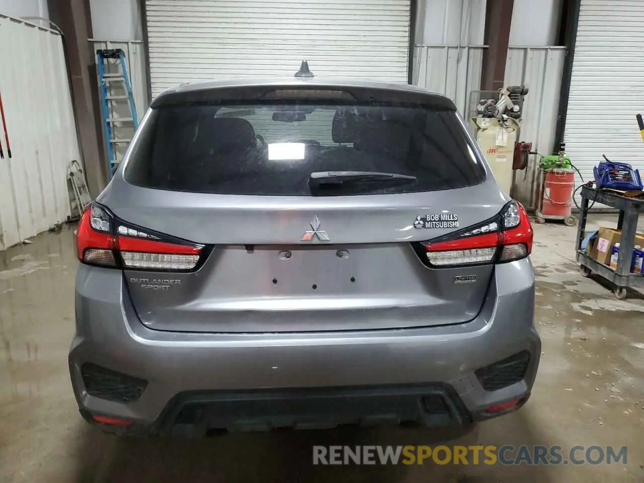 6 fotografías del automóvil dañado JA4APUAU7MU008338 MITSUBISHI OUTLANDER 2021
