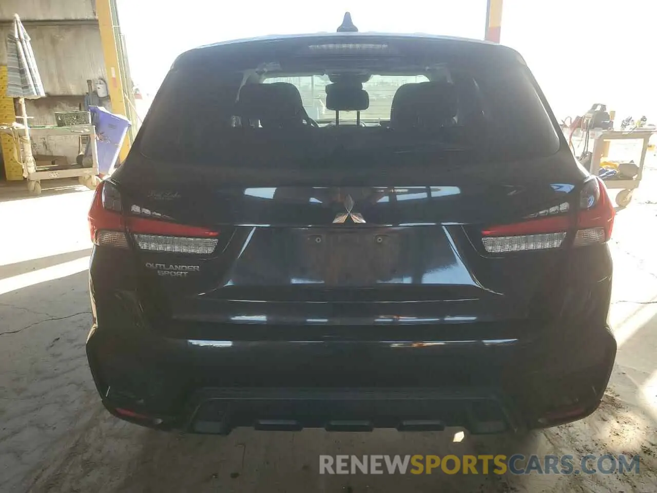 6 fotografías del automóvil dañado JA4APUAU7MU033062 MITSUBISHI OUTLANDER 2021