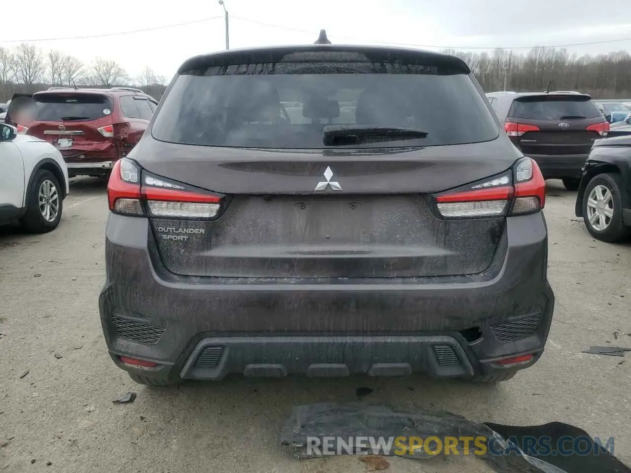6 fotografías del automóvil dañado JA4APUAU8MU010938 MITSUBISHI OUTLANDER 2021