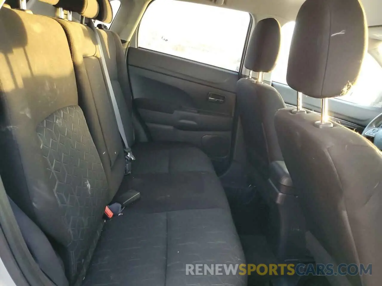 11 fotografías del automóvil dañado JA4APUAU8MU035256 MITSUBISHI OUTLANDER 2021