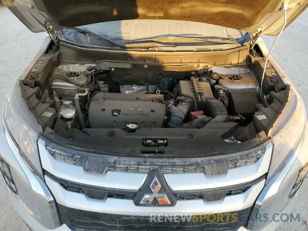 12 fotografías del automóvil dañado JA4APUAU8MU035256 MITSUBISHI OUTLANDER 2021