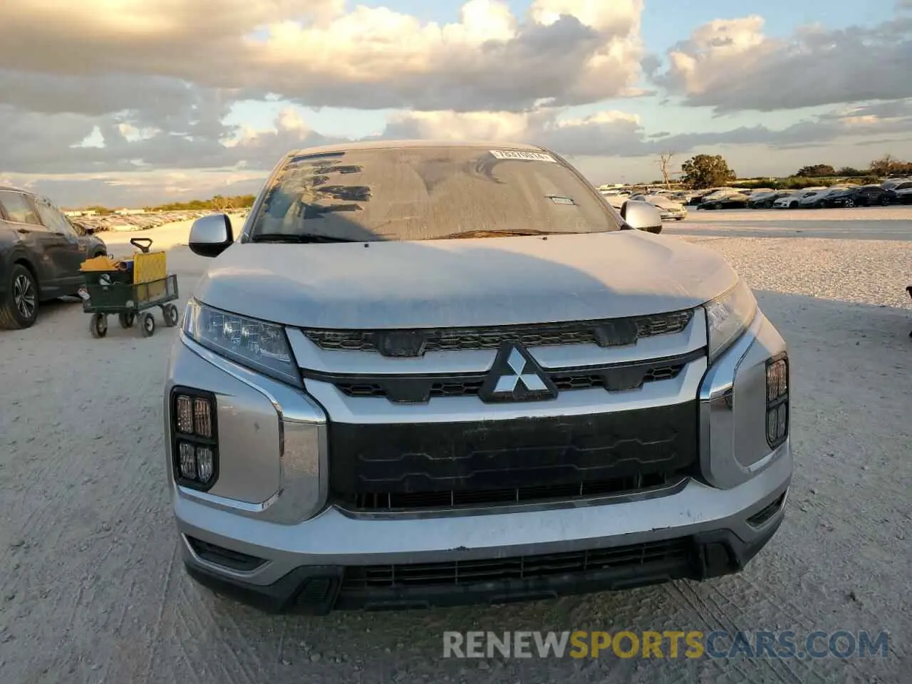 5 fotografías del automóvil dañado JA4APUAU8MU035256 MITSUBISHI OUTLANDER 2021