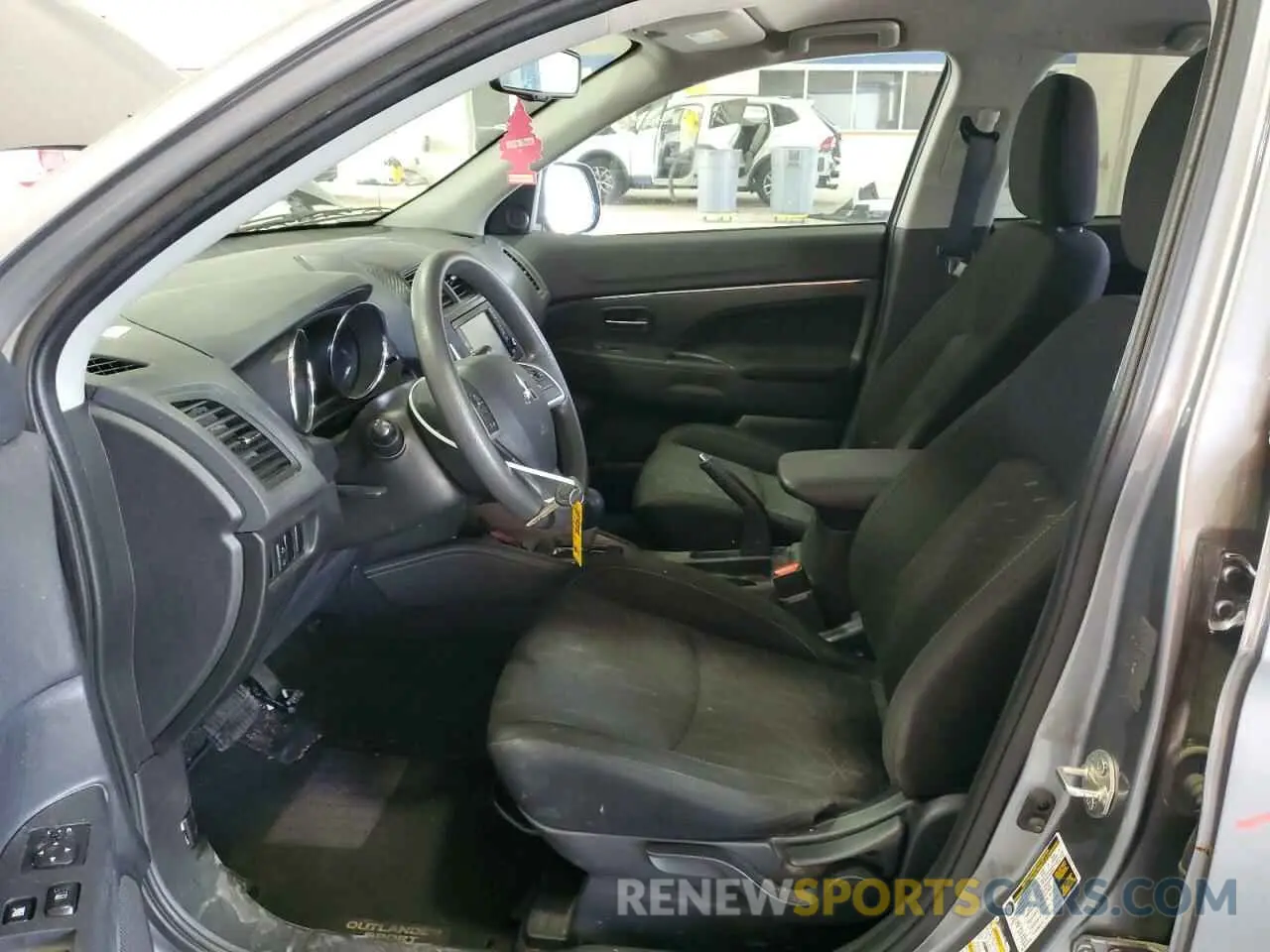 7 fotografías del automóvil dañado JA4APUAU9MU035220 MITSUBISHI OUTLANDER 2021