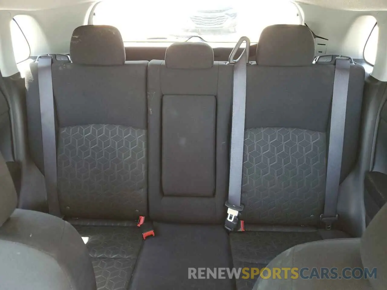 10 fotografías del automóvil dañado JA4APUAUXMU011864 MITSUBISHI OUTLANDER 2021