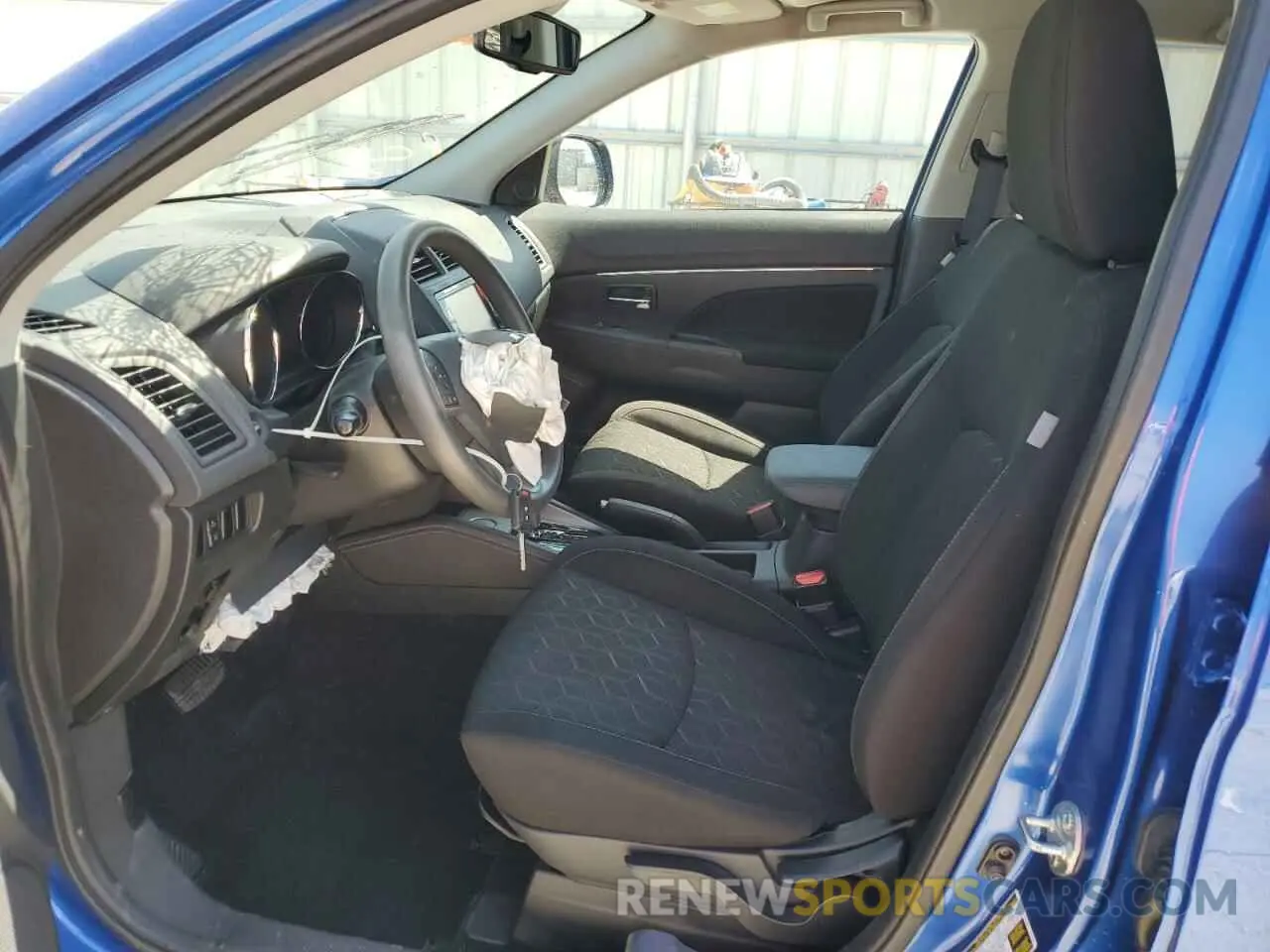 7 fotografías del automóvil dañado JA4APUAUXMU011864 MITSUBISHI OUTLANDER 2021