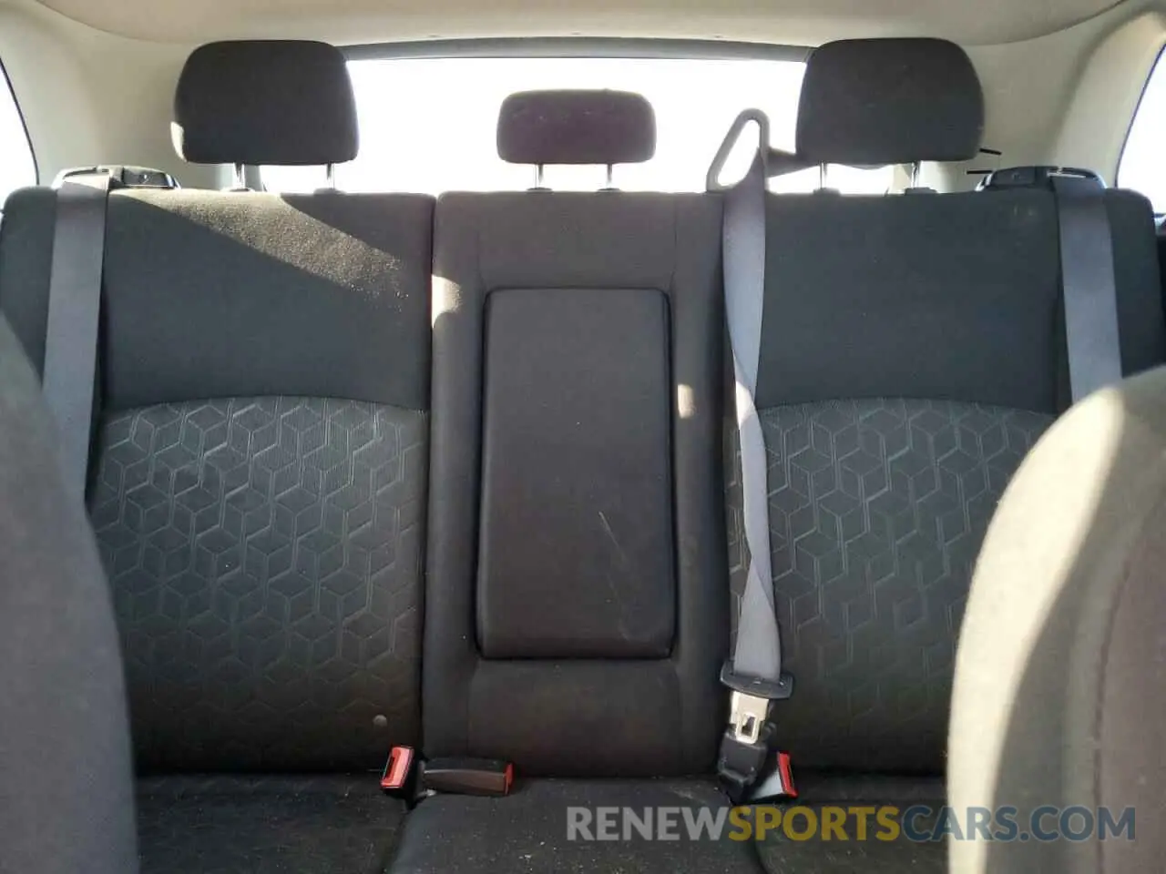 10 fotografías del automóvil dañado JA4APUAUXMU024811 MITSUBISHI OUTLANDER 2021