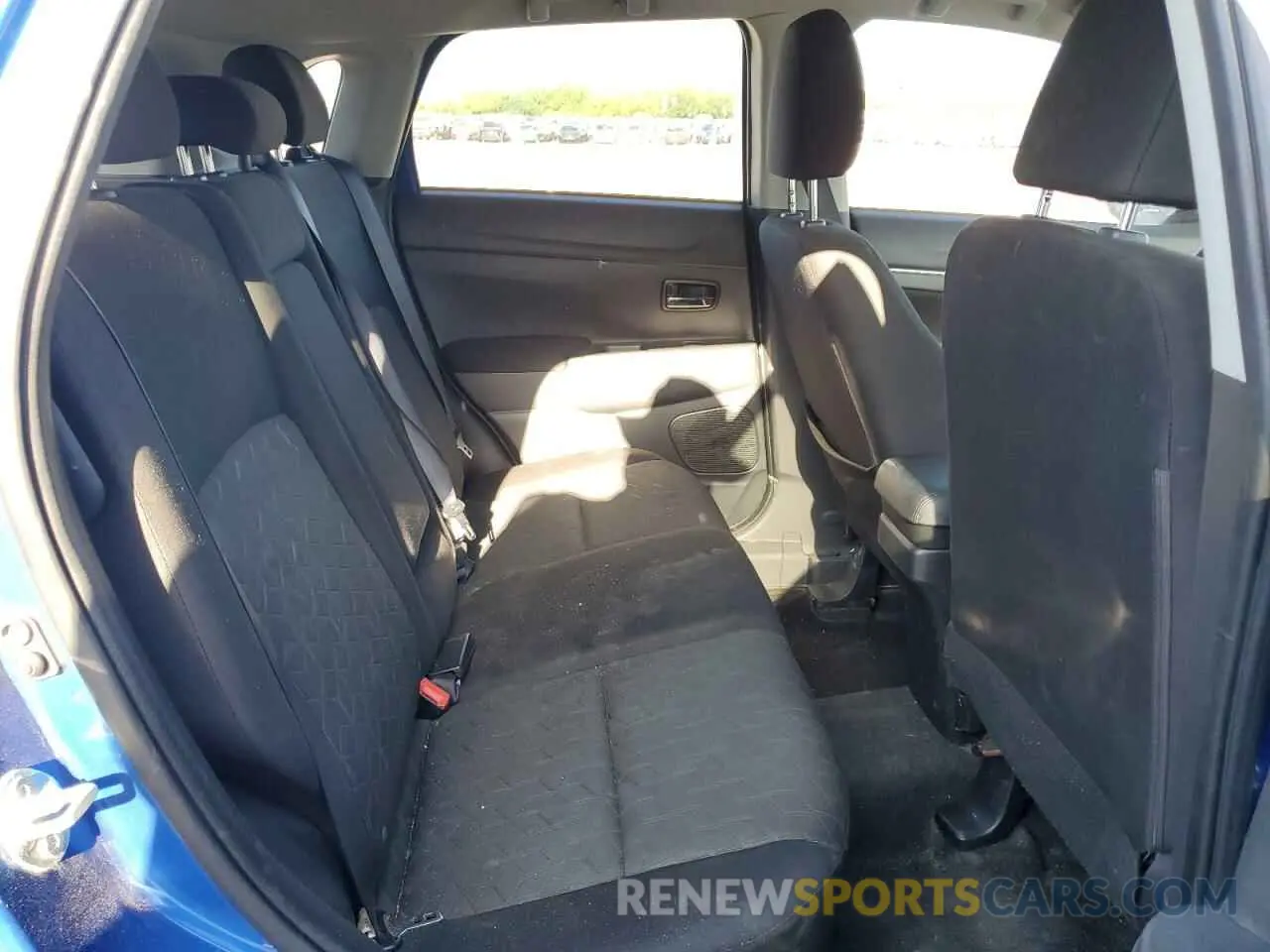11 fotografías del automóvil dañado JA4APUAUXMU024811 MITSUBISHI OUTLANDER 2021