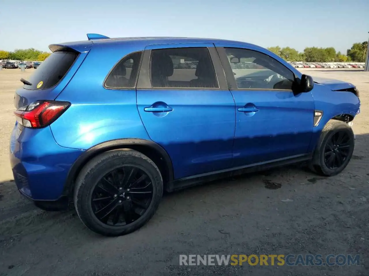 3 fotografías del automóvil dañado JA4APUAUXMU024811 MITSUBISHI OUTLANDER 2021