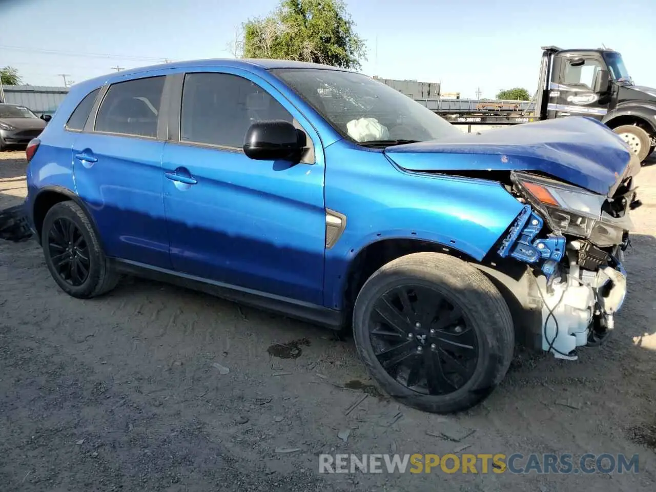 4 fotografías del automóvil dañado JA4APUAUXMU024811 MITSUBISHI OUTLANDER 2021