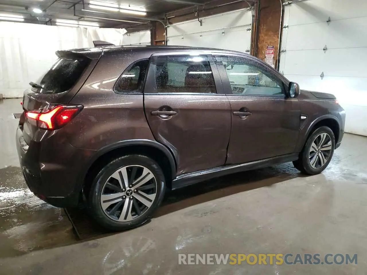 3 fotografías del automóvil dañado JA4ARUAU0MU006313 MITSUBISHI OUTLANDER 2021