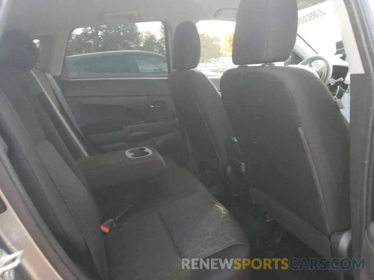 10 fotografías del automóvil dañado JA4ARUAU1MU034332 MITSUBISHI OUTLANDER 2021