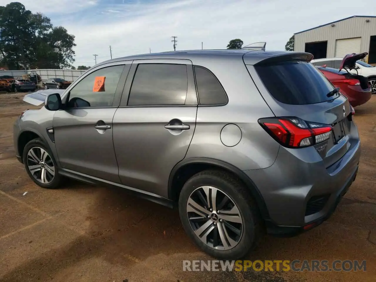 2 fotografías del automóvil dañado JA4ARUAU1MU034332 MITSUBISHI OUTLANDER 2021