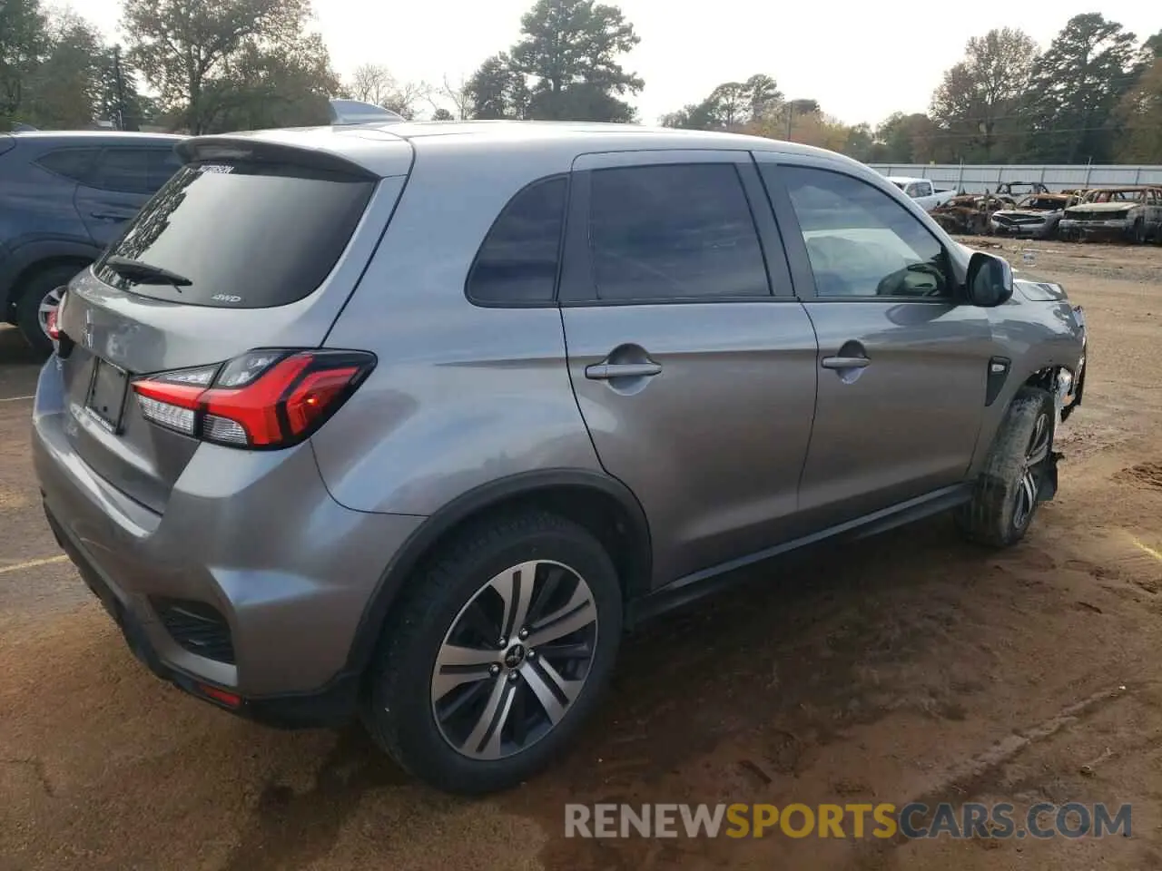 3 fotografías del automóvil dañado JA4ARUAU1MU034332 MITSUBISHI OUTLANDER 2021