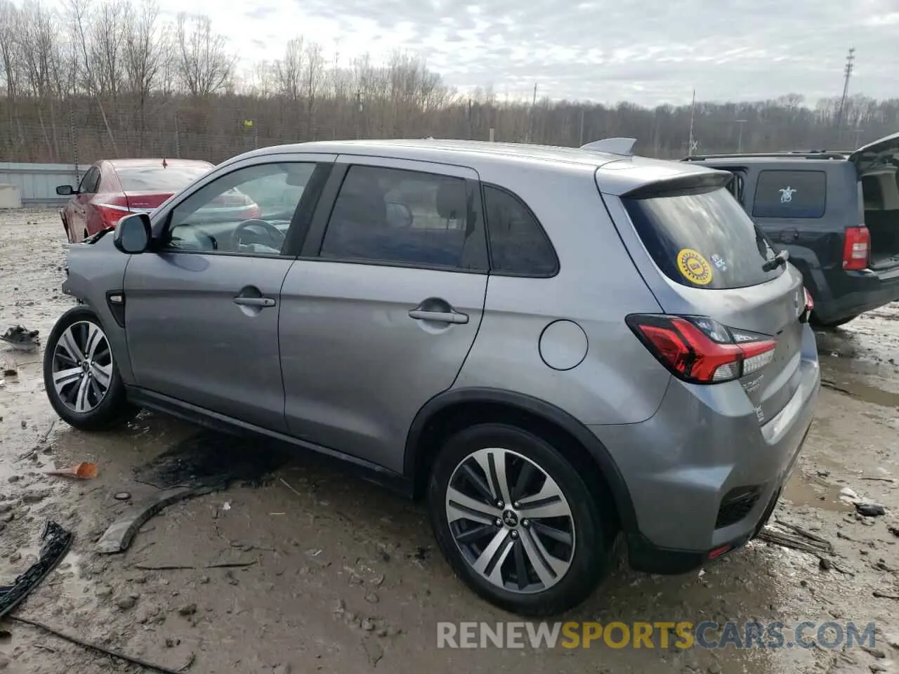 2 fotografías del automóvil dañado JA4ARUAU1MU035951 MITSUBISHI OUTLANDER 2021