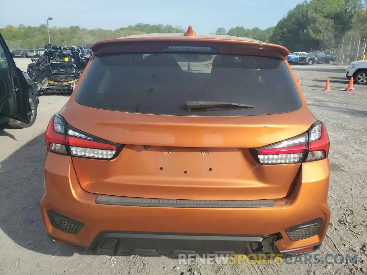 6 fotografías del automóvil dañado JA4ARUAU2MU031035 MITSUBISHI OUTLANDER 2021