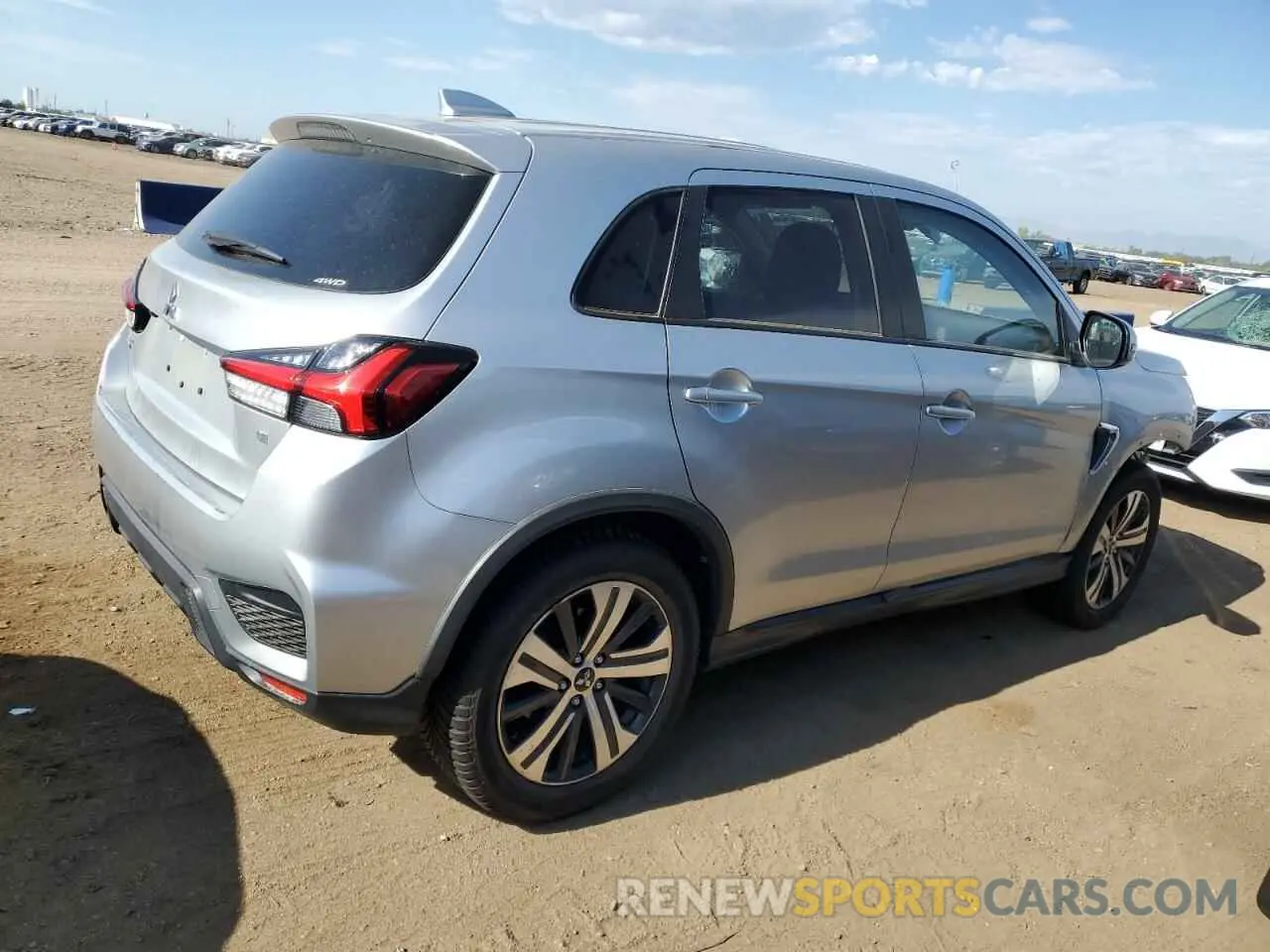 3 fotografías del automóvil dañado JA4ARUAU5MU017808 MITSUBISHI OUTLANDER 2021