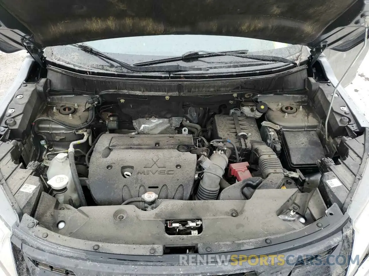 11 fotografías del automóvil dañado JA4ARUAU5MU027125 MITSUBISHI OUTLANDER 2021