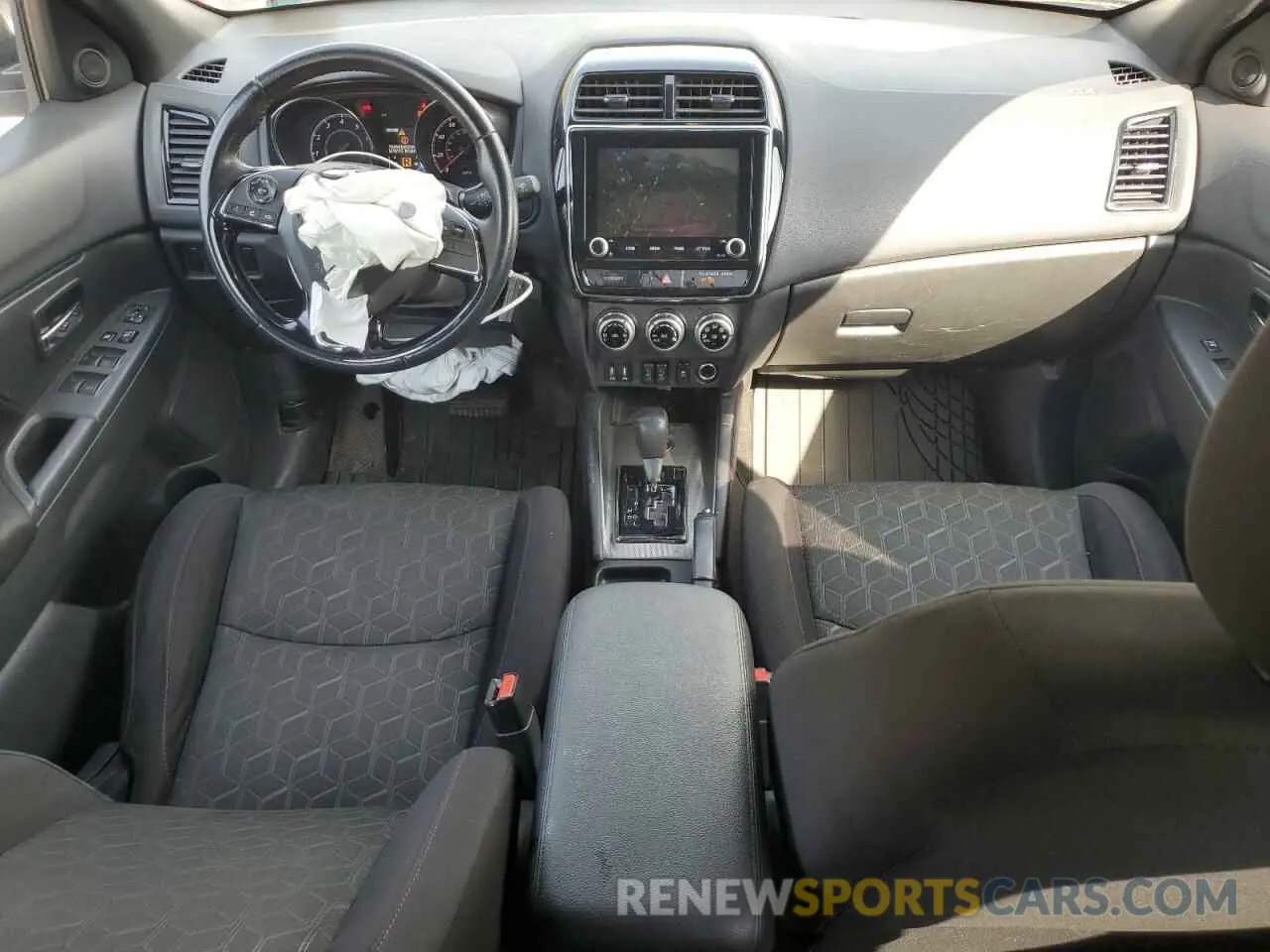 8 fotografías del automóvil dañado JA4ARUAU6MU012455 MITSUBISHI OUTLANDER 2021