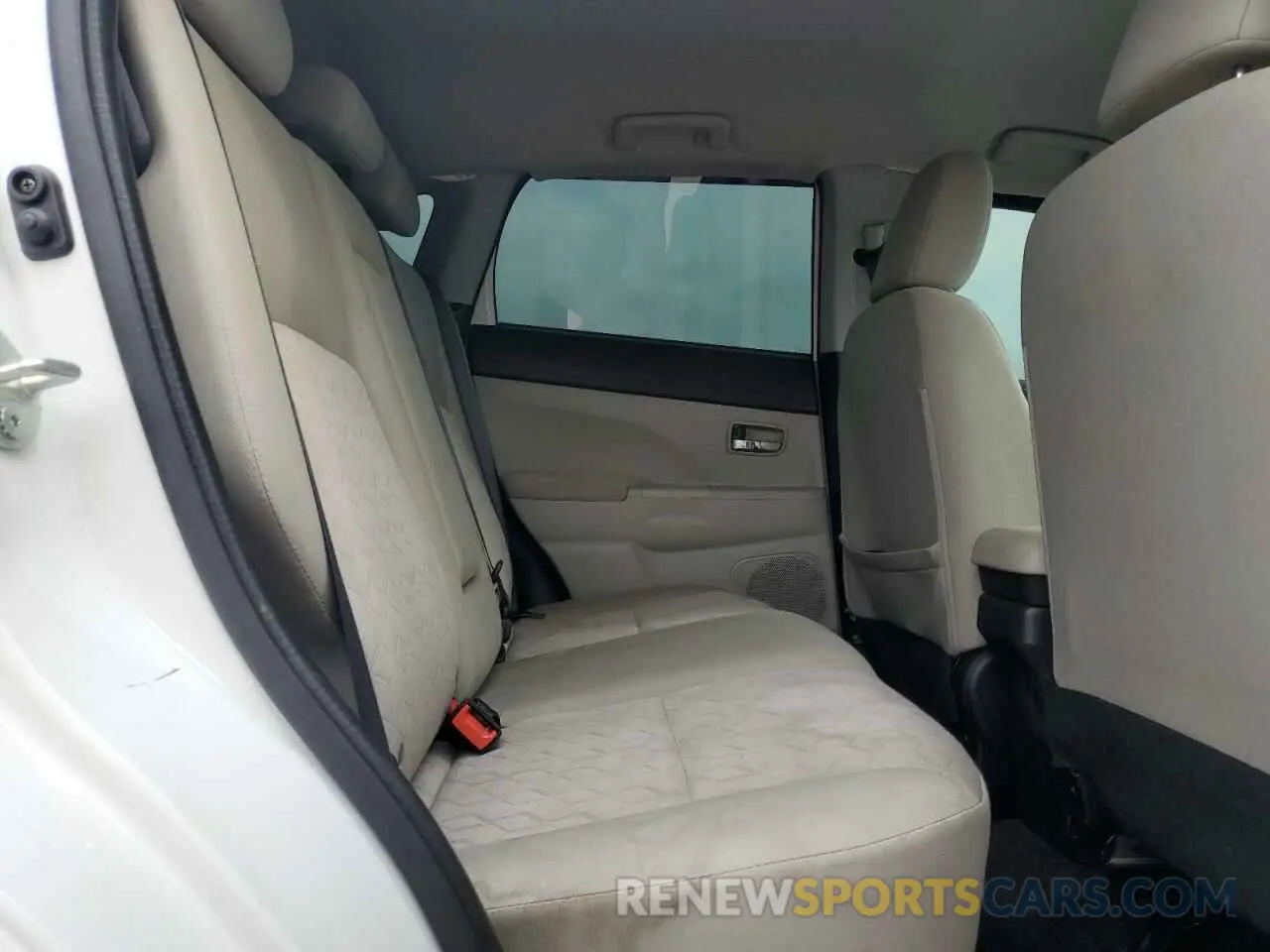11 fotografías del automóvil dañado JA4ARUAU6MU016859 MITSUBISHI OUTLANDER 2021