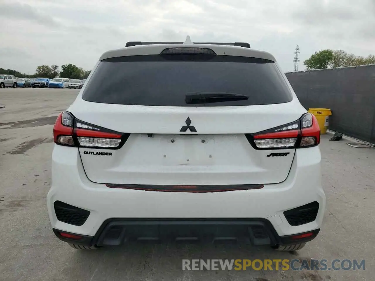 6 fotografías del automóvil dañado JA4ARUAU6MU016859 MITSUBISHI OUTLANDER 2021